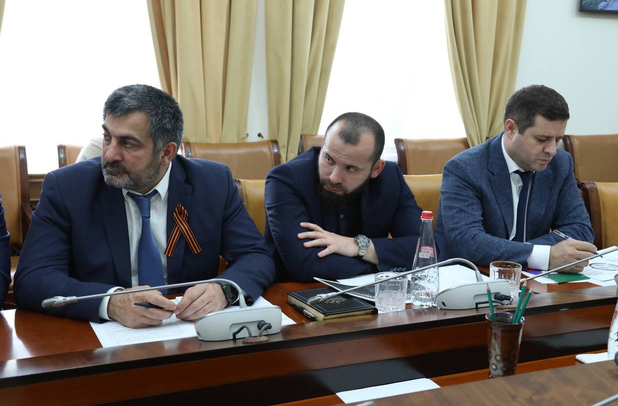 Гаджи Султанов принял участие в заседании Экспертного совета при Правительстве РД