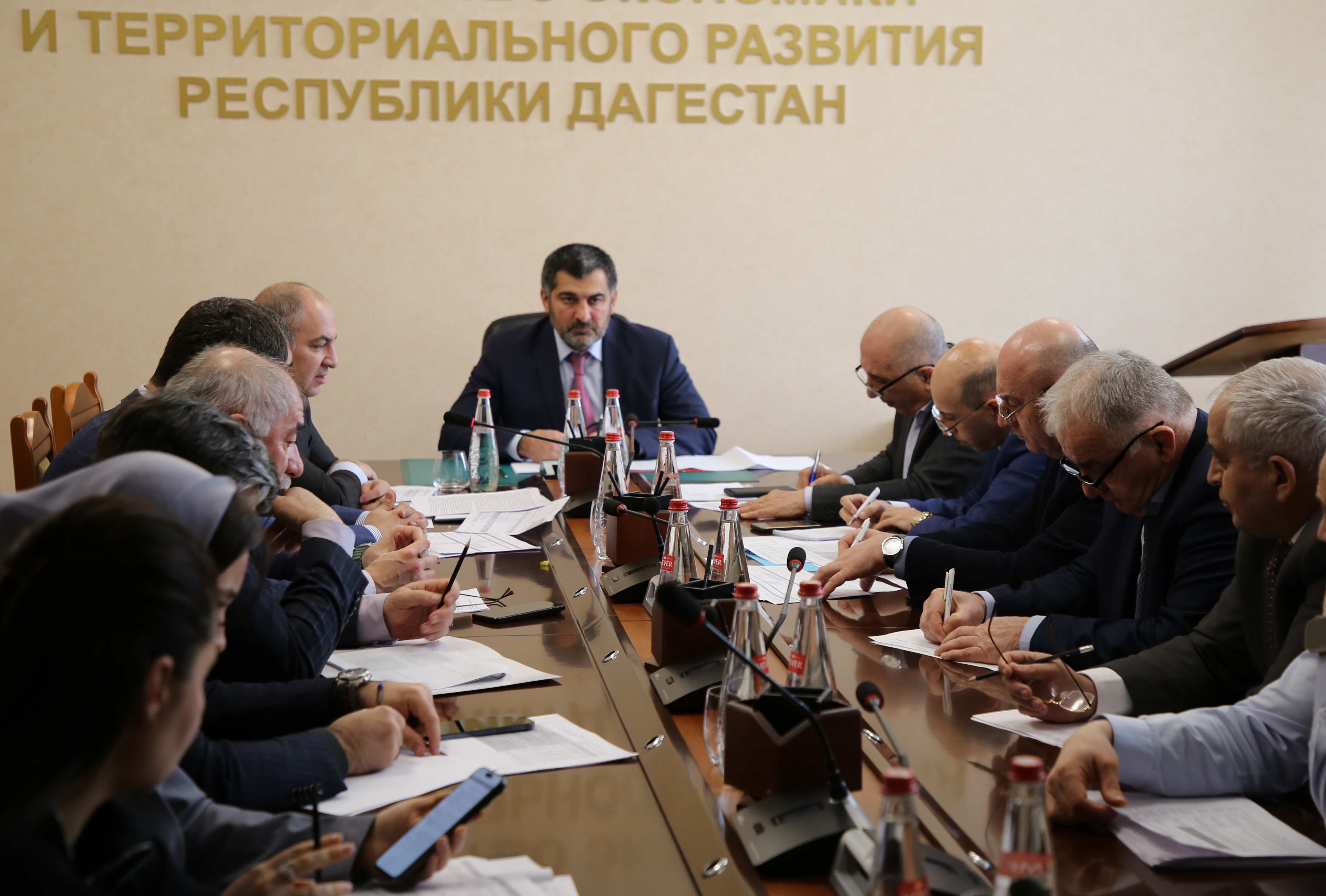 Гаджи Султанов провел межведомственное совещание по вопросам участия Дагестана в госпрограммах РФ