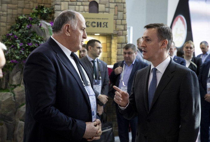 Дмитрий Патрушев посетил стенд Дагестана на выставке «Россия»