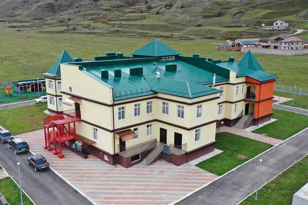 В рамках Республиканской инвестиционной программы в Лакском районе открыли новый детский сад