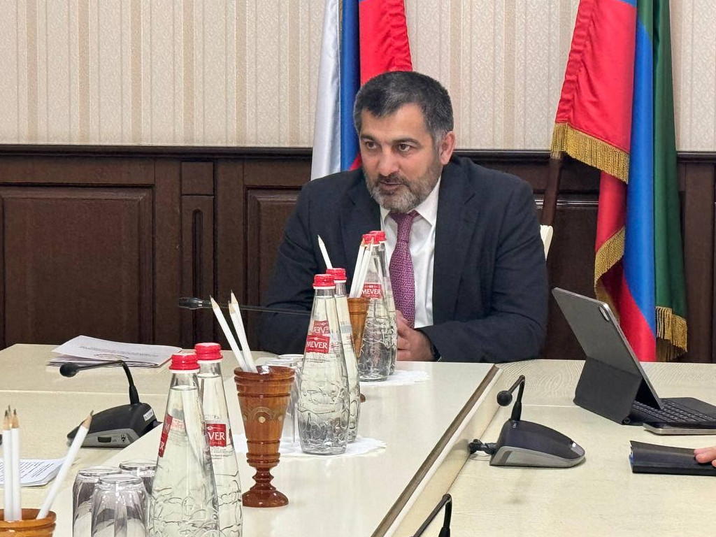 Гаджи Султанов провел выездной прием граждан в Дербенте