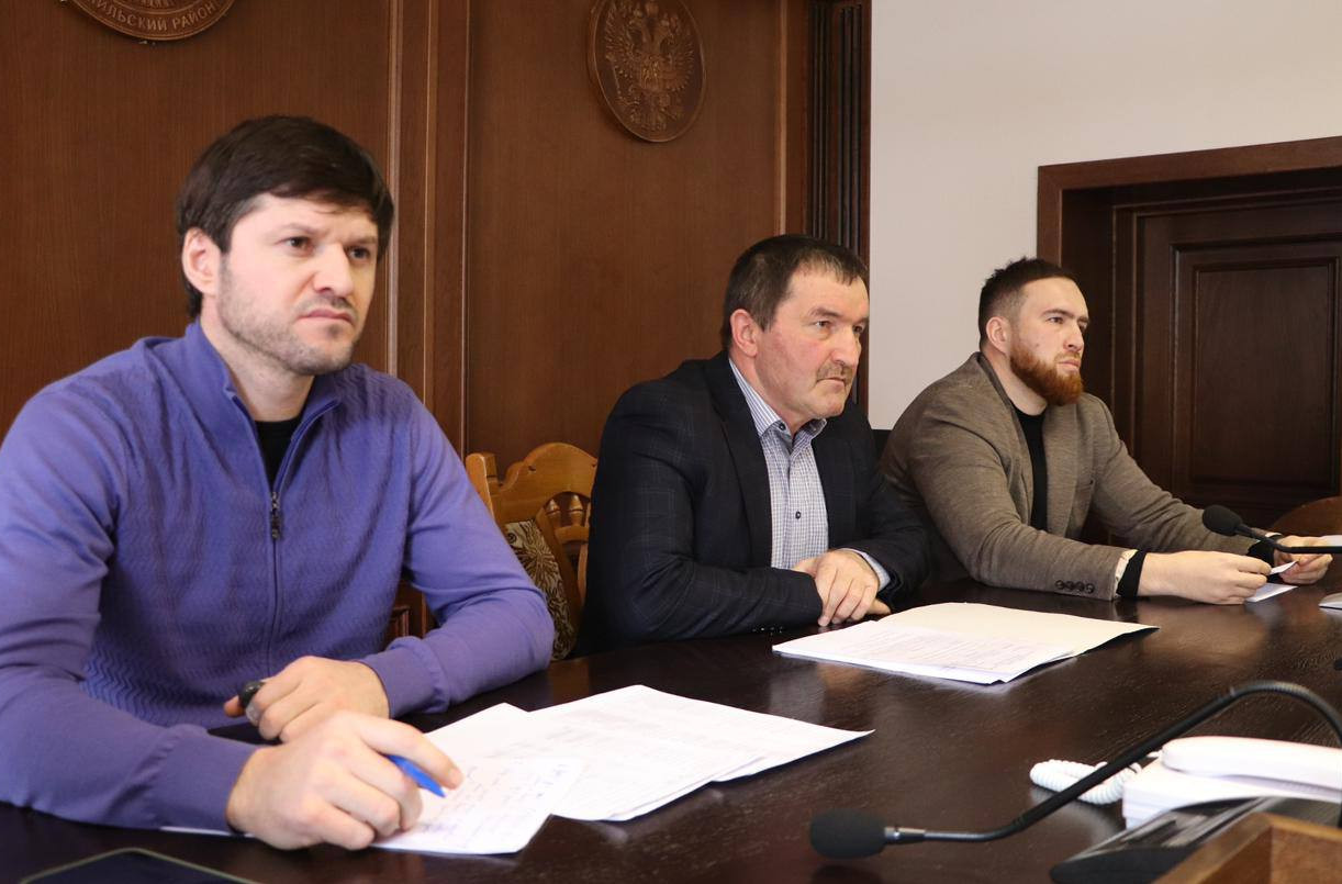Сотрудники Минэкономразвития РД проводят выездные встречи с жителями горных районов