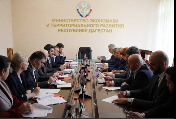 Гаджи Султанов встретился с руководителями деловых объединений и общественных организаций республики