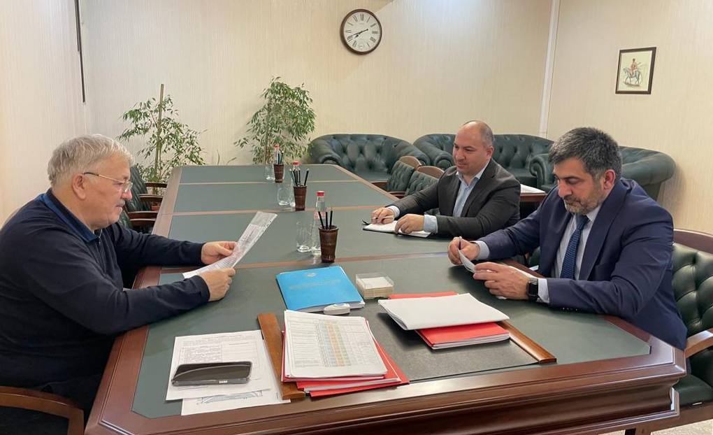 Гаджи Султанов провёл встречу с Главой Гумбетовского района