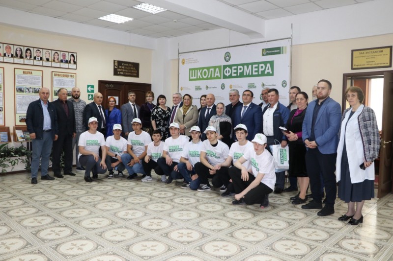 Арсен Рустамов принял участие в открытии нового сезона «Школы фермера»