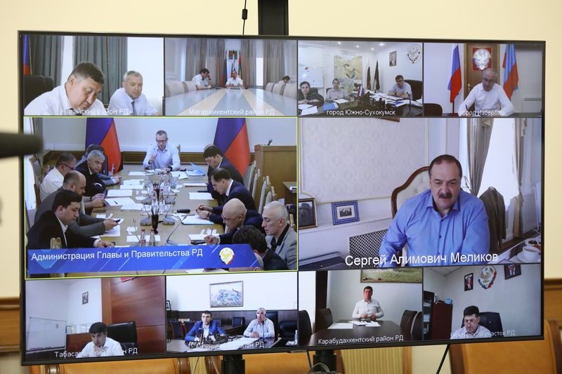 Арсен Рустамов выступил на заседании оперштаба по обеспечению устойчивости развития экономики РД с учетом внешних факторов
