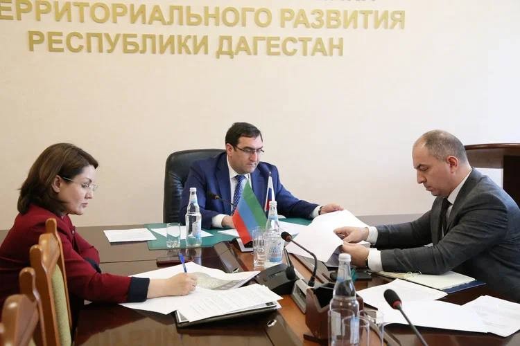 Камиль Бексултанов провёл совещание по реализации комплексного плана развития Дербента