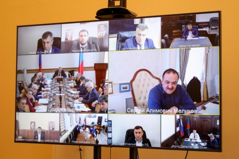 Меры по обеспечению устойчивости развития экономики республики обсудили под руководством Сергея Меликова