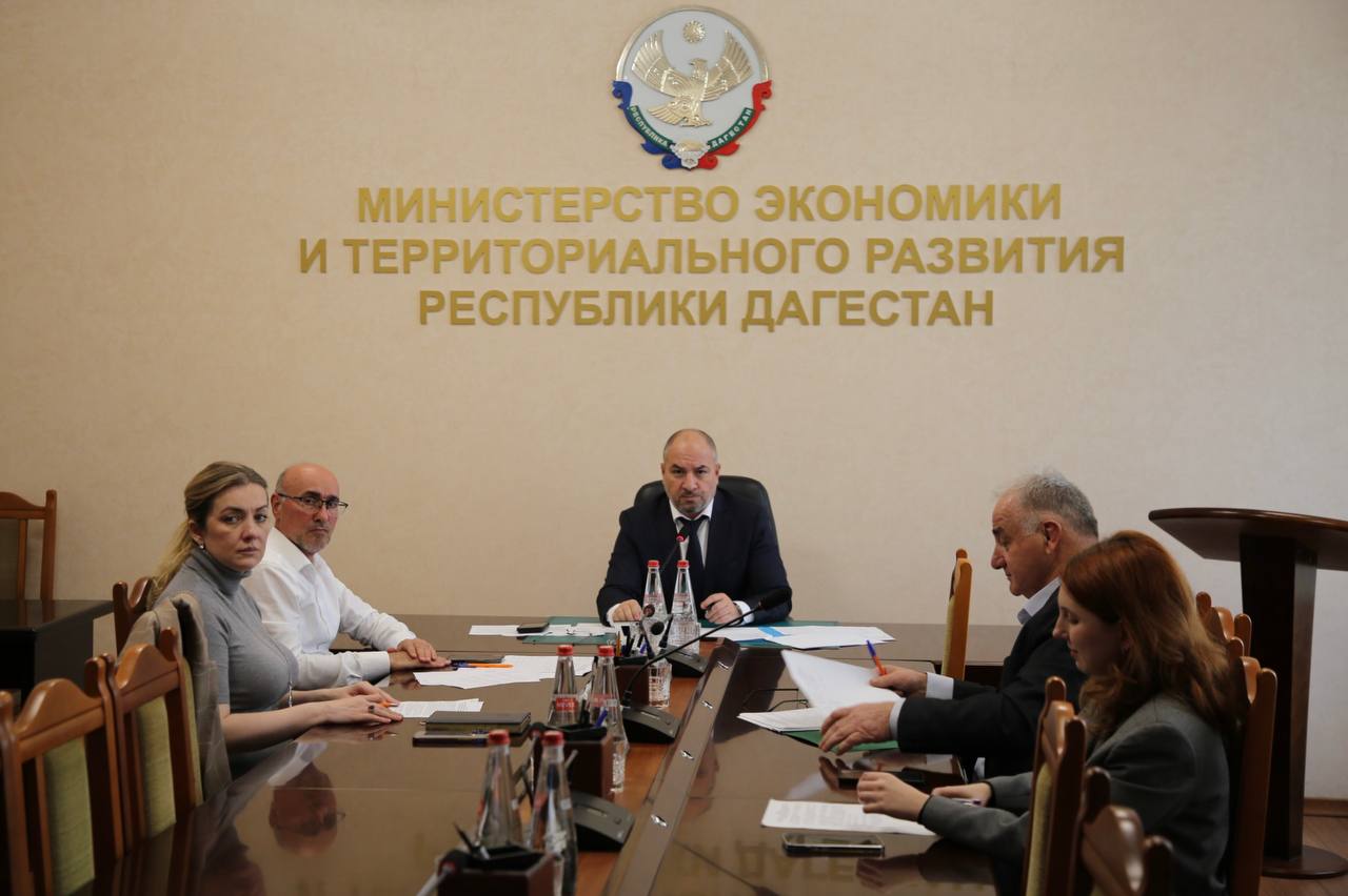 Реализацию объектов капстроительства по госпрограмме развития СКФО рассмотрели в Минэкономразвития Дагестана