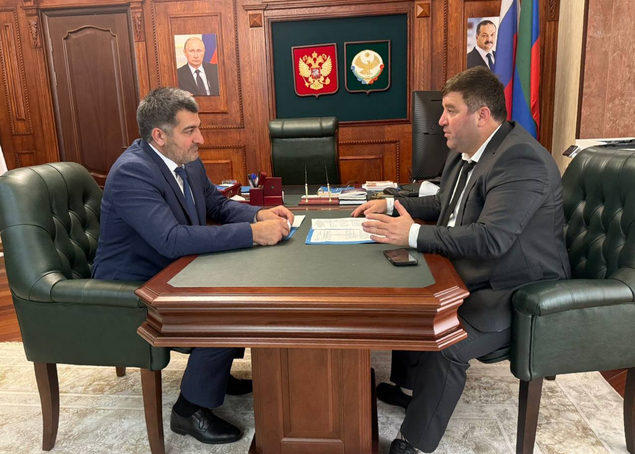 Гаджи Султанов провел встречу с главой муниципального образования «Бежтинский участок» Шамилем Арадаховым