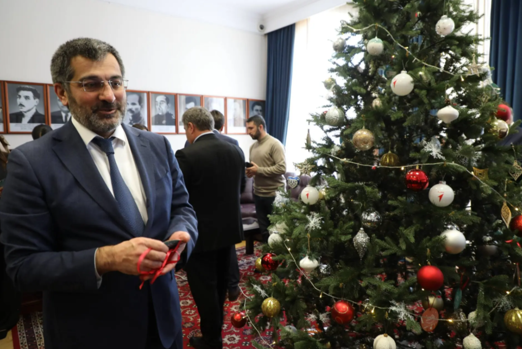 Гаджи Султанов принял участие в акции «Елка желаний»