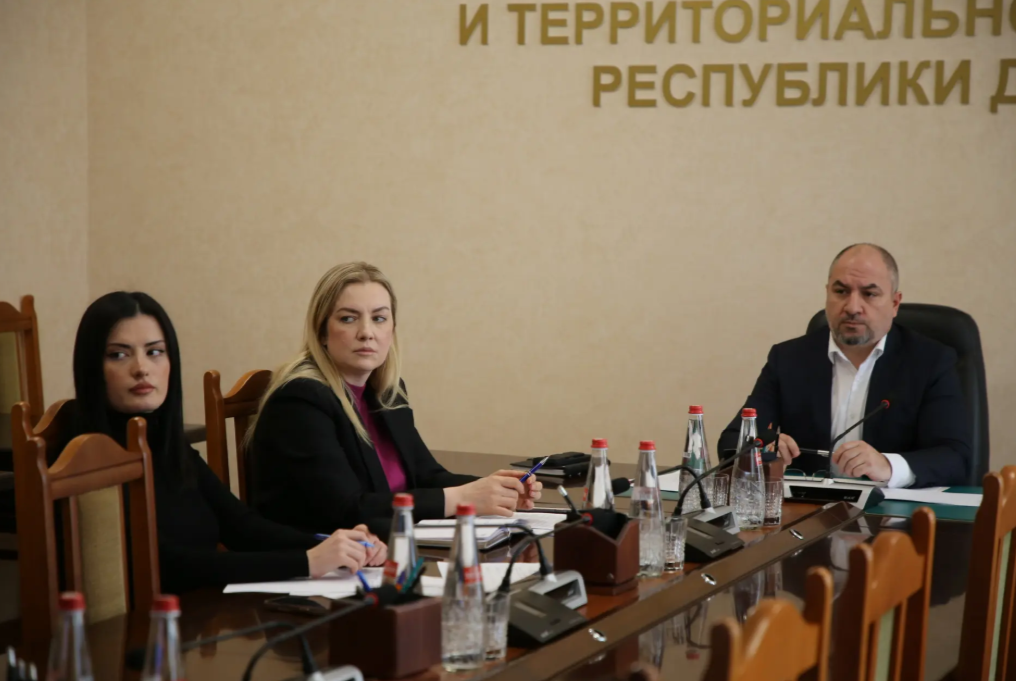 Реализацию объектов капстроительства по госпрограмме развития СКФО рассмотрели в Минэкономразвития Дагестана