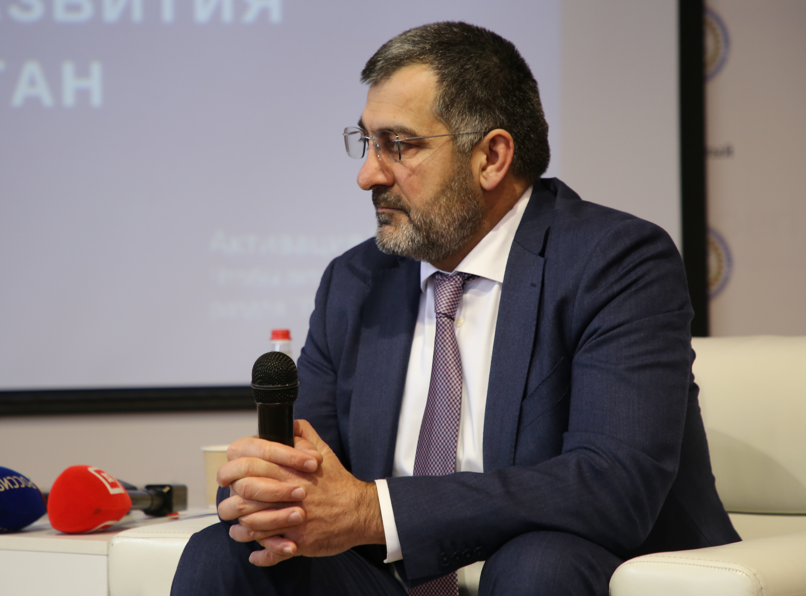 В Махачкале прошла итоговая пресс-конференция министра экономики и территориального развития Дагестана Гаджи Султанова