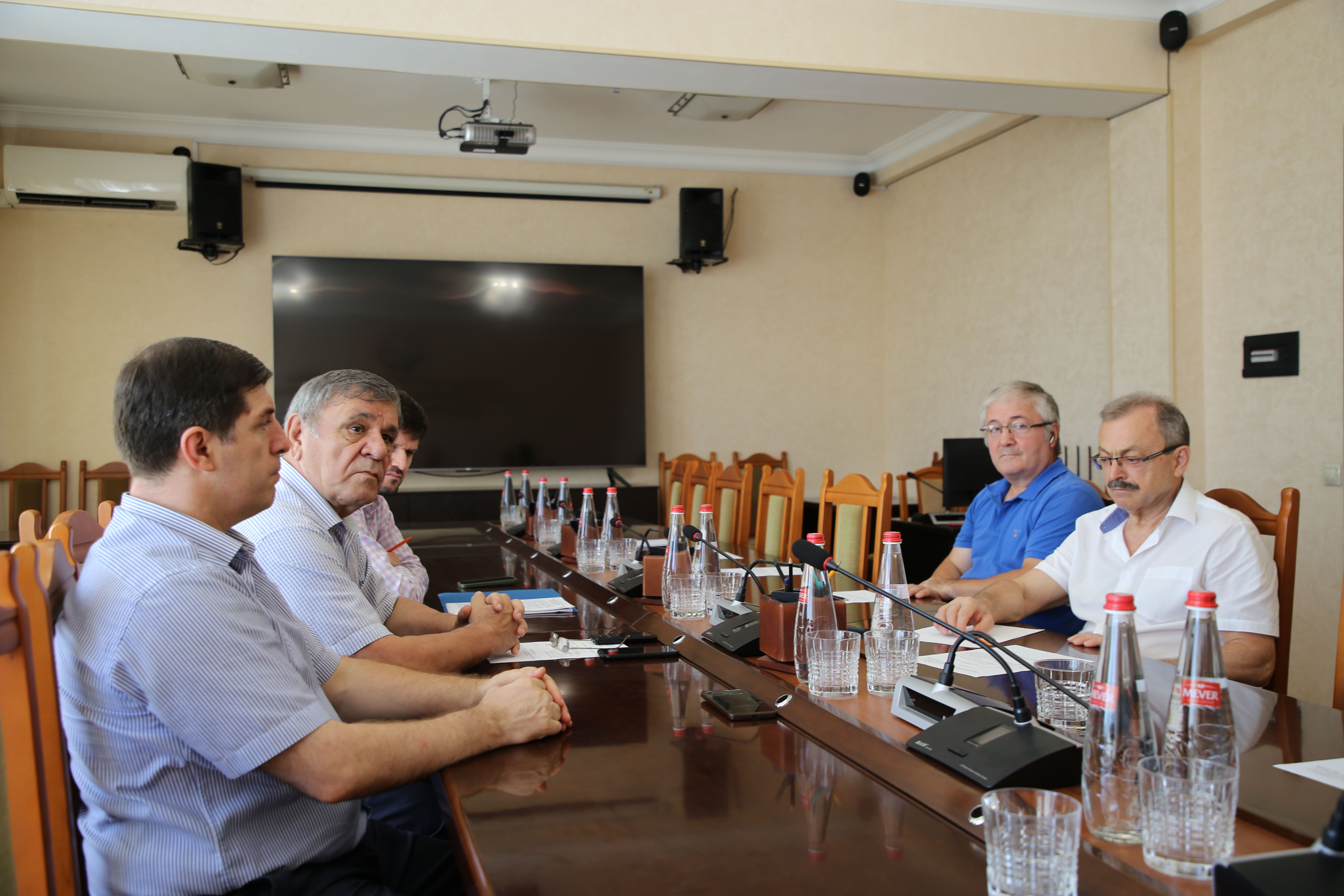В Минэкономразвития Дагестана обсудили подготовку к Международному форуму по развитию горных территорий