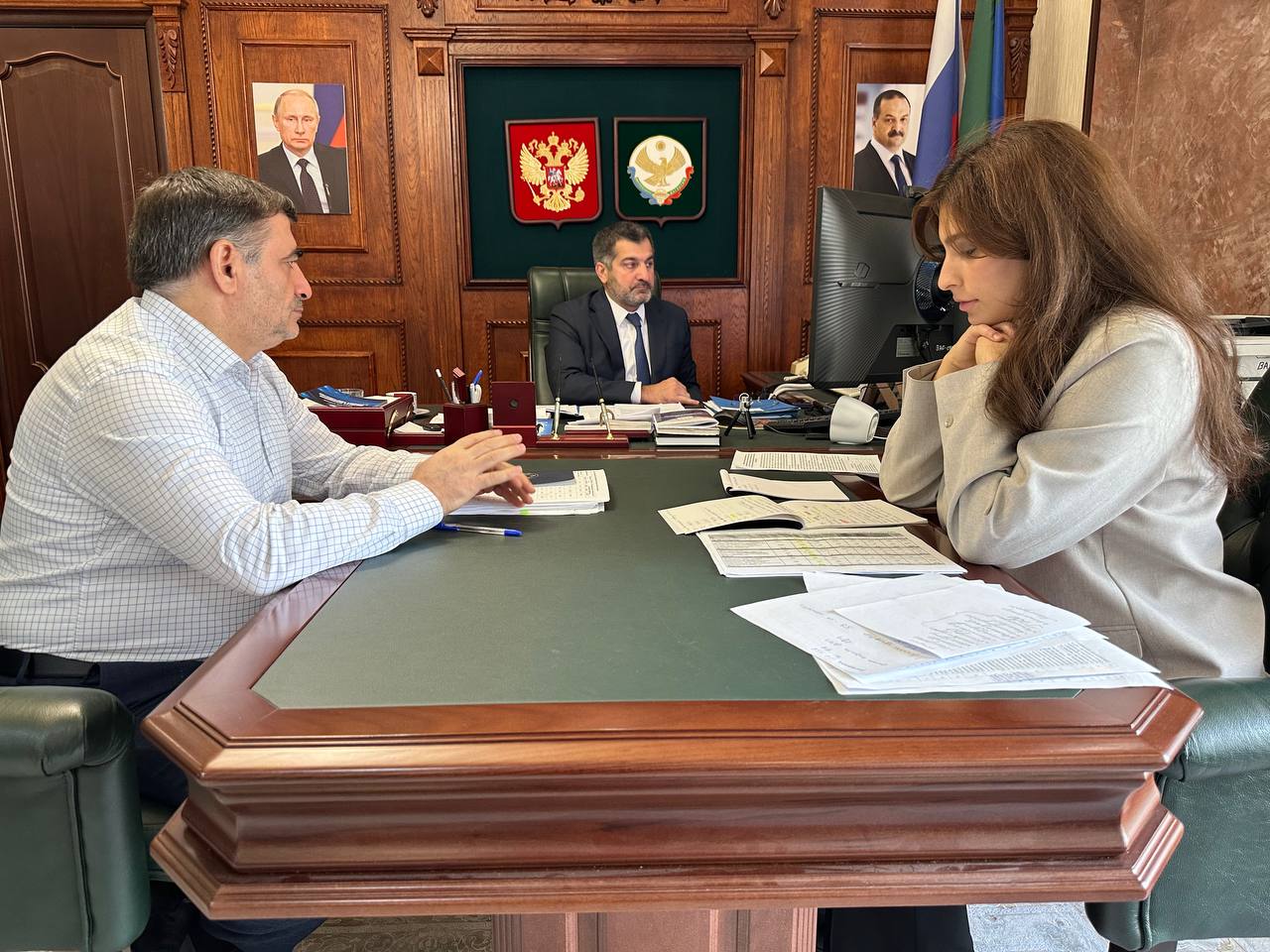 Глава Минэкономразвития Дагестана Гаджи Султанов принял участие в видеоконференции межведомственной рабочей группы по увеличению безналичного оборота в СКФО