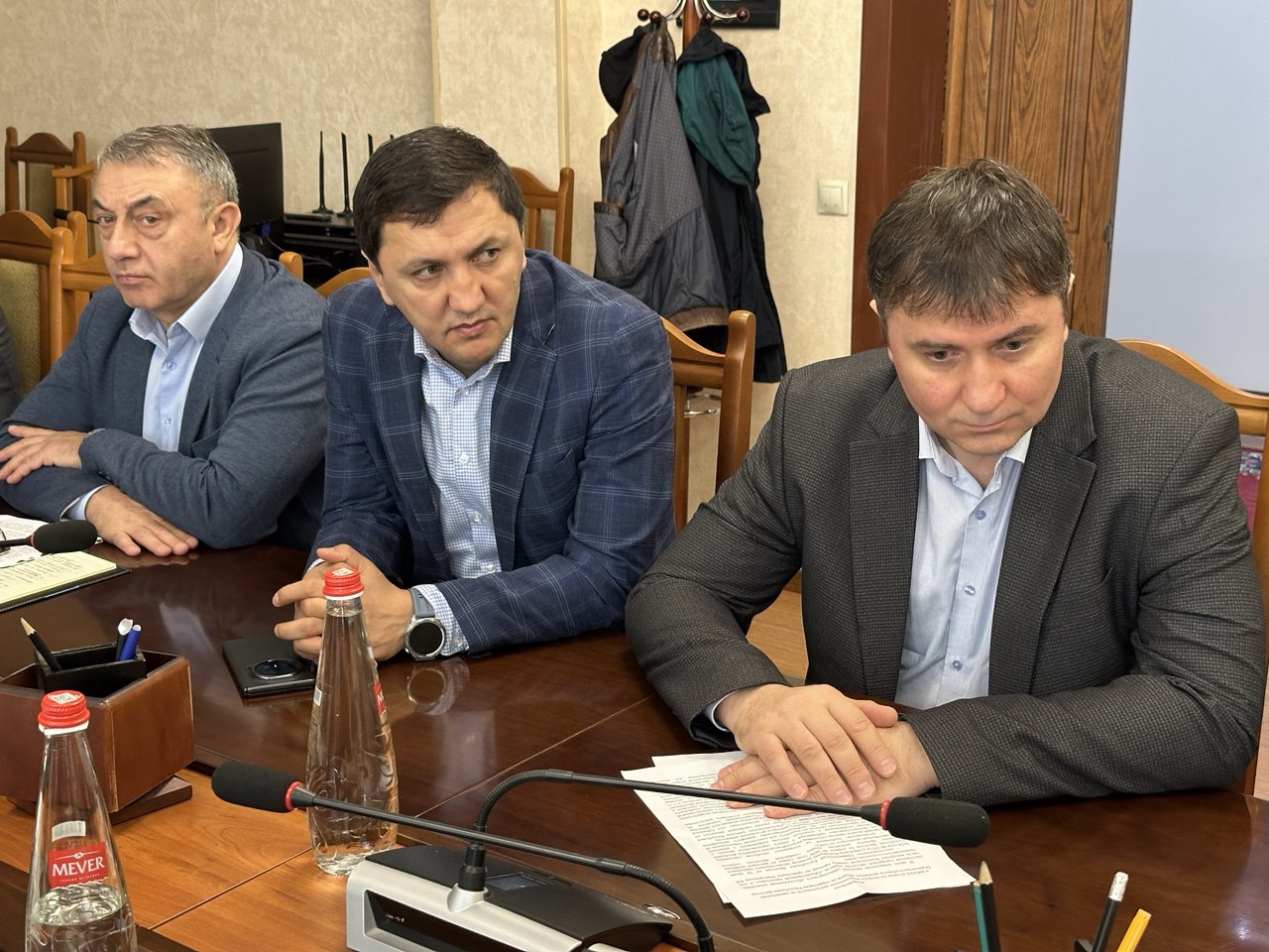 В Минэкономразвития РД обсудили меры по увеличению доли безналичных платежей