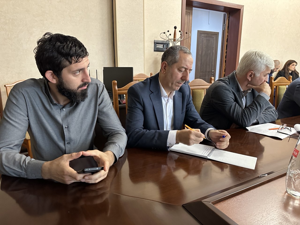 В Минэкономразвития РД обсудили меры по увеличению доли безналичных платежей