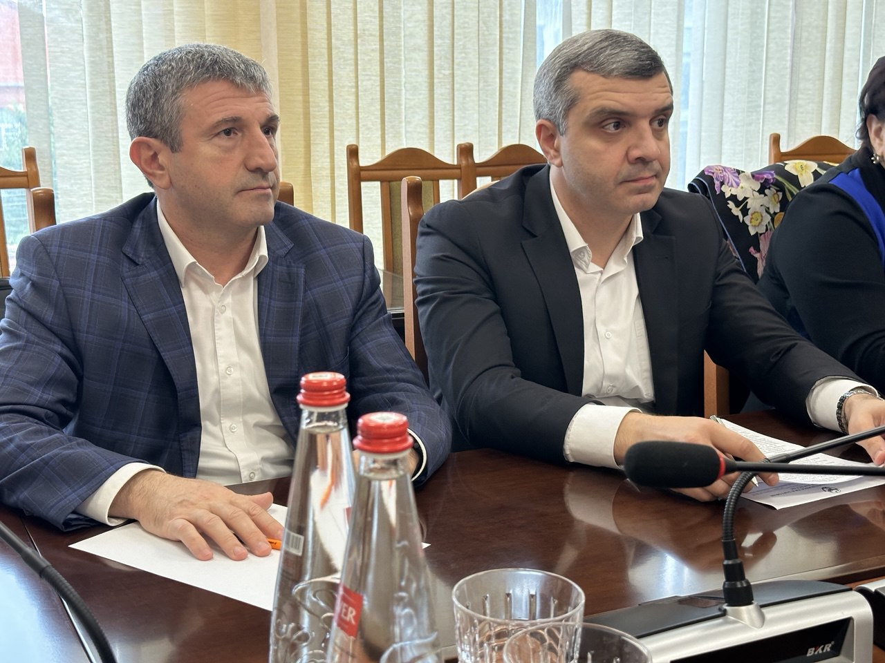 В Минэкономразвития РД обсудили меры по увеличению доли безналичных платежей