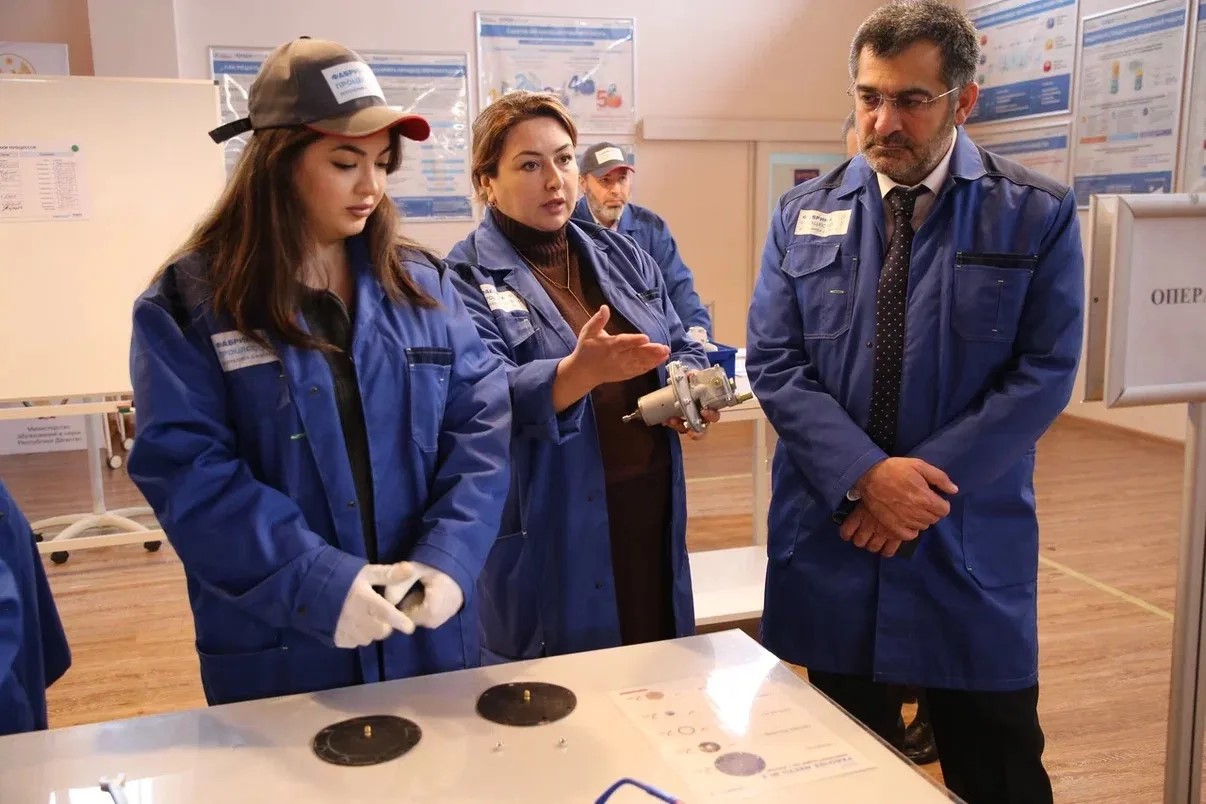 Сотрудники Минэкономразвития Дагестана прошли практическое обучение на «Фабрике процессов»