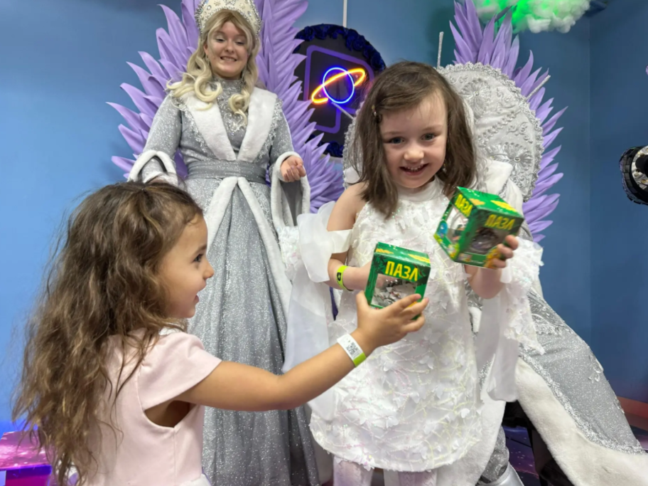 Минэкономразвития Дагестана устроило новогодний утренник для детей сотрудников и участников СВО