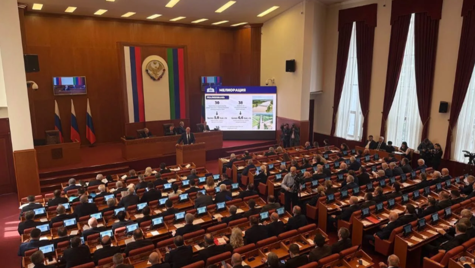 Гаджи Султанов прокомментировал Отчет о результатах деятельности Правительства РД