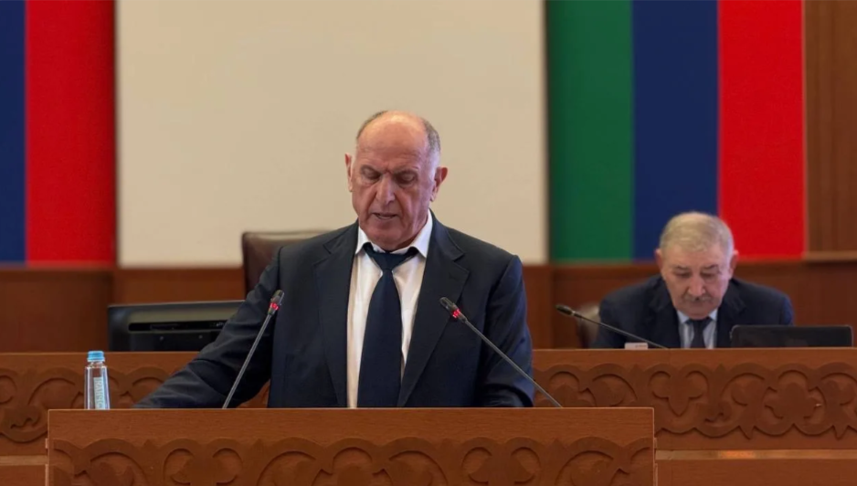 Гаджи Султанов прокомментировал Отчет о результатах деятельности Правительства РД