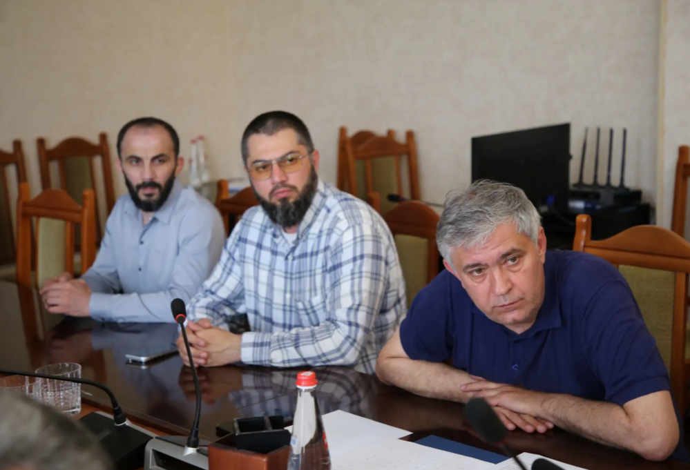 В Минэкономразвития Дагестана обсудили развитие безналичного оборота