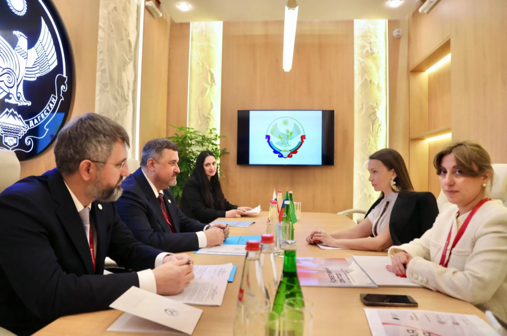 Дагестан активно включился в работу Петербургского международного экономического форума. Сегодня мы провели важные переговоры и подписали соглашения.