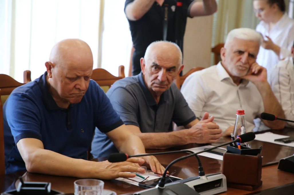 В Минэкономразвития Дагестана состоялась встреча с Героем России Сухрабом Ахмедовым