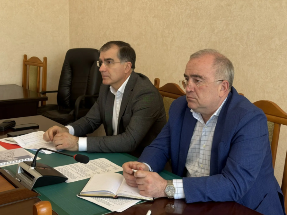 Камиль Изиев принял участие в заседании Межведомственной рабочей группы по координации деятельности по развитию безналичного оборота денежных средств в СКФО
