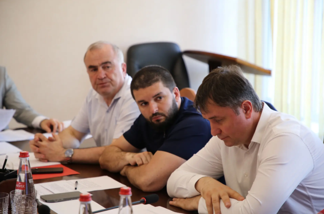 В Минэкономразвития Дагестана обсудили развитие безналичной платежной инфраструктуры