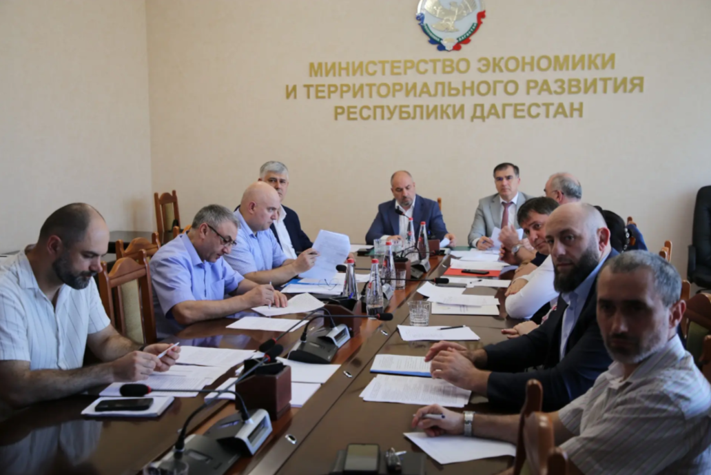 В Минэкономразвития Дагестана обсудили развитие безналичной платежной инфраструктуры