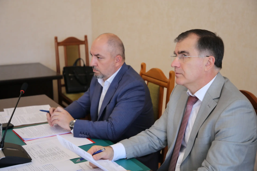 В Минэкономразвития Дагестана обсудили развитие безналичной платежной инфраструктуры