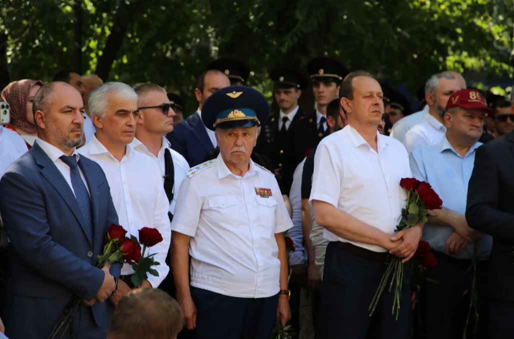 Коллектив Минэкономразвития РД принял участие в торжественном мероприятии памяти Героя России Магомеда Нурбагандова