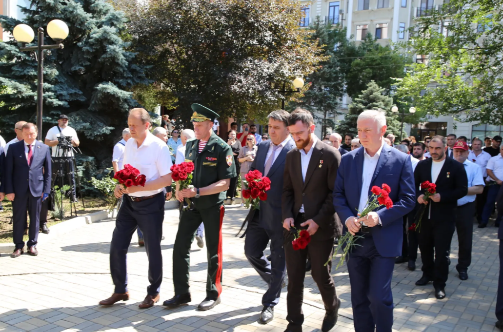 Коллектив Минэкономразвития РД принял участие в торжественном мероприятии памяти Героя России Магомеда Нурбагандова
