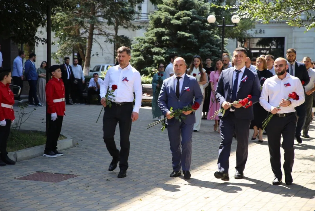 В Махачкале почтили память героев в День солидарности в борьбе с терроризмом