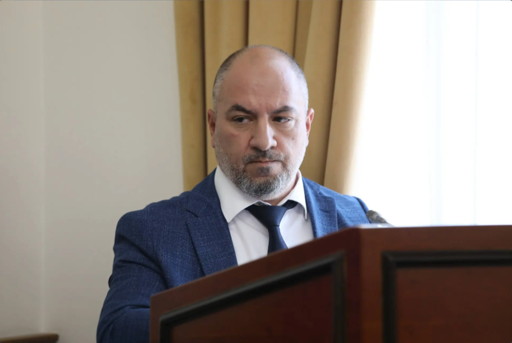 Адильхан Ахмедов представил доклад о ходе реализации нацпроектов на совещании с участием Магомеда Рамазанова и Владимира Надыкто